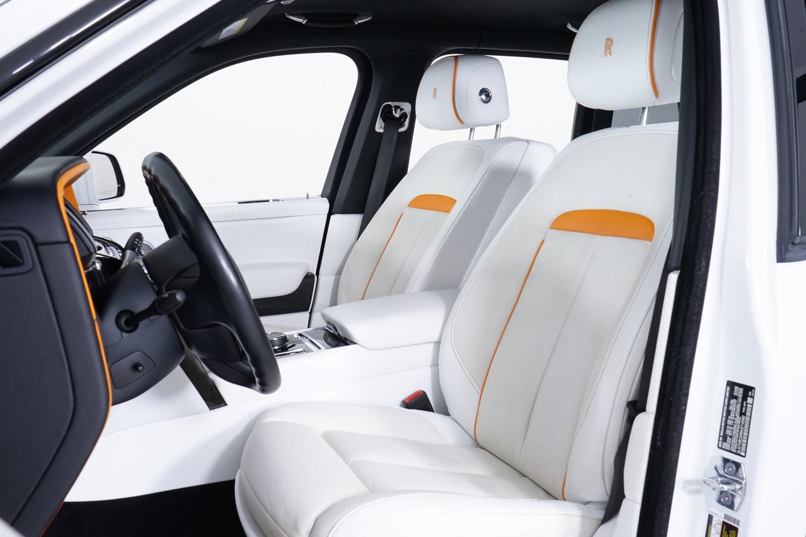 Used 2022 Rolls-Royce Cullinan Black Badge w/ Dark Exterior Package AWD/4WD image 22