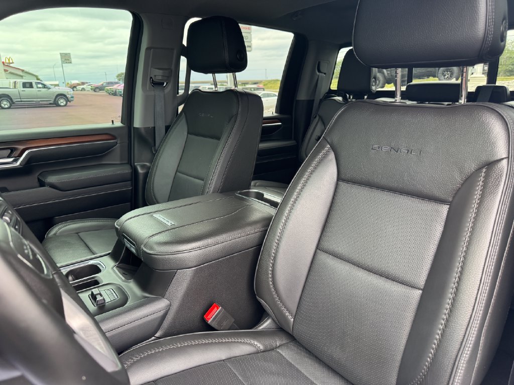 Used 2024 GMC Sierra 2500 Denali w/ Denali Reserve Package AWD/4WD image 27