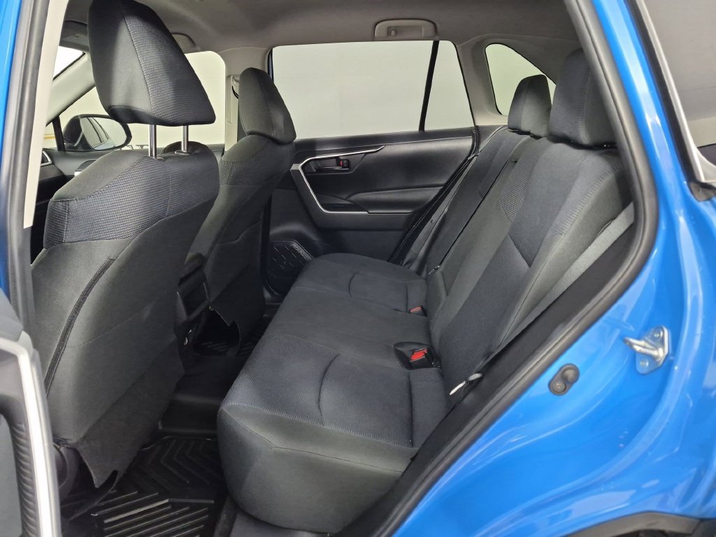 Used 2019 Toyota RAV4 LE w/ All Weather Liner Package AWD/4WD image 29