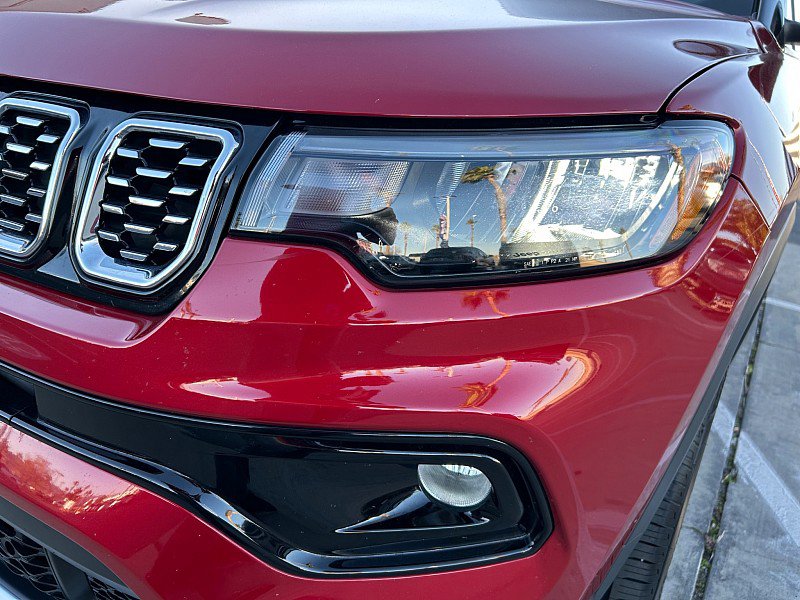Used 2025 Jeep Compass Limited image 10