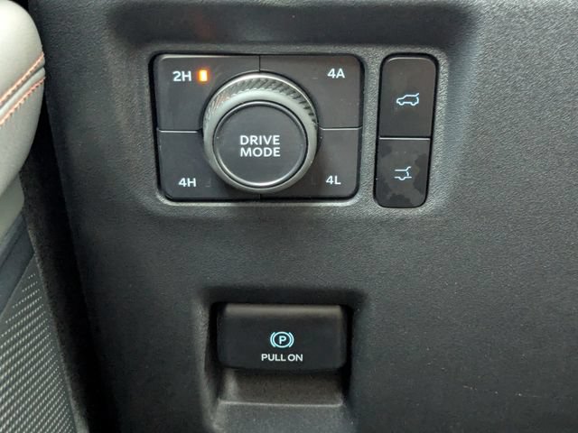 Used 2025 Ford Expedition Active AWD/4WD image 40