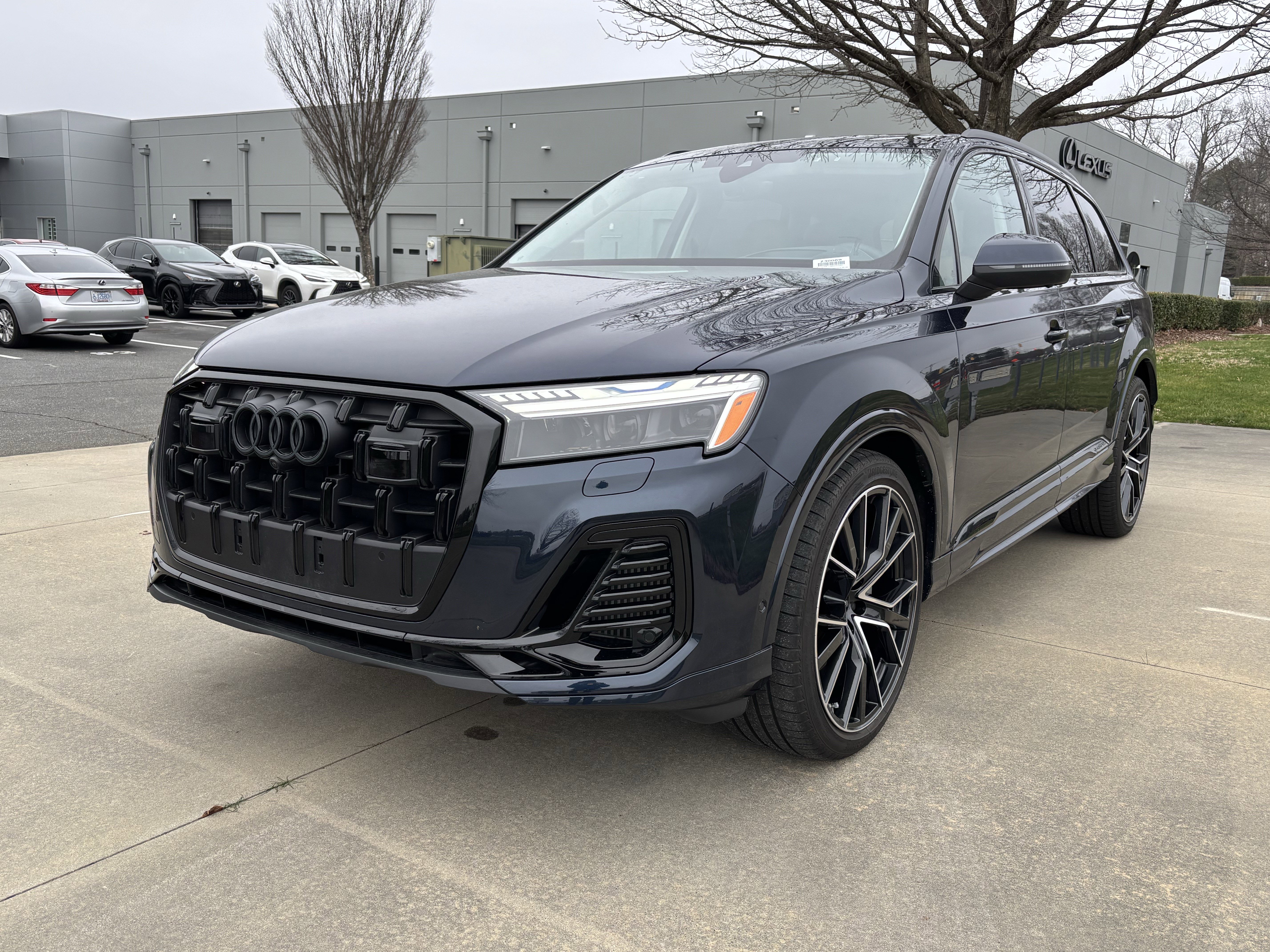 Used 2025 Audi Q7 3.0T Prestige w/ Prestige Package image 3