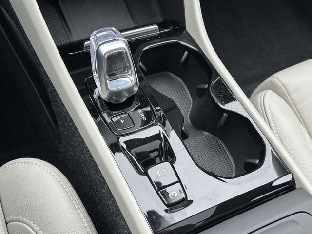 Used 2023 Volvo XC40 B5 Plus w/ Driver Assist Package image 38