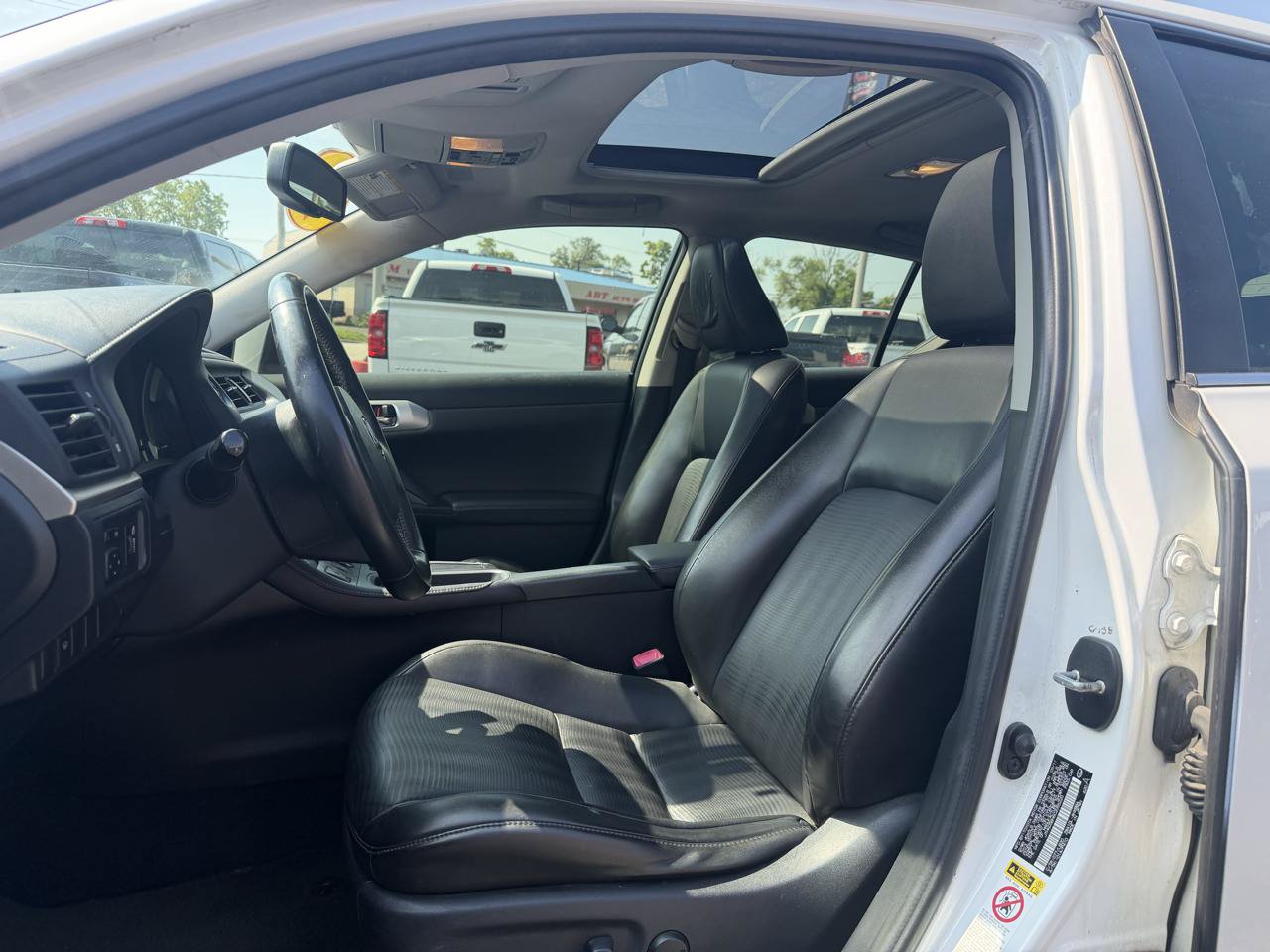 Used 2012 Lexus CT 200h Premium w/ Premium Audio Pkg FWD image 9