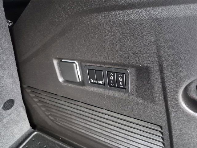 Used 2021 Chevrolet Tahoe RST w/ Luxury Package image 10