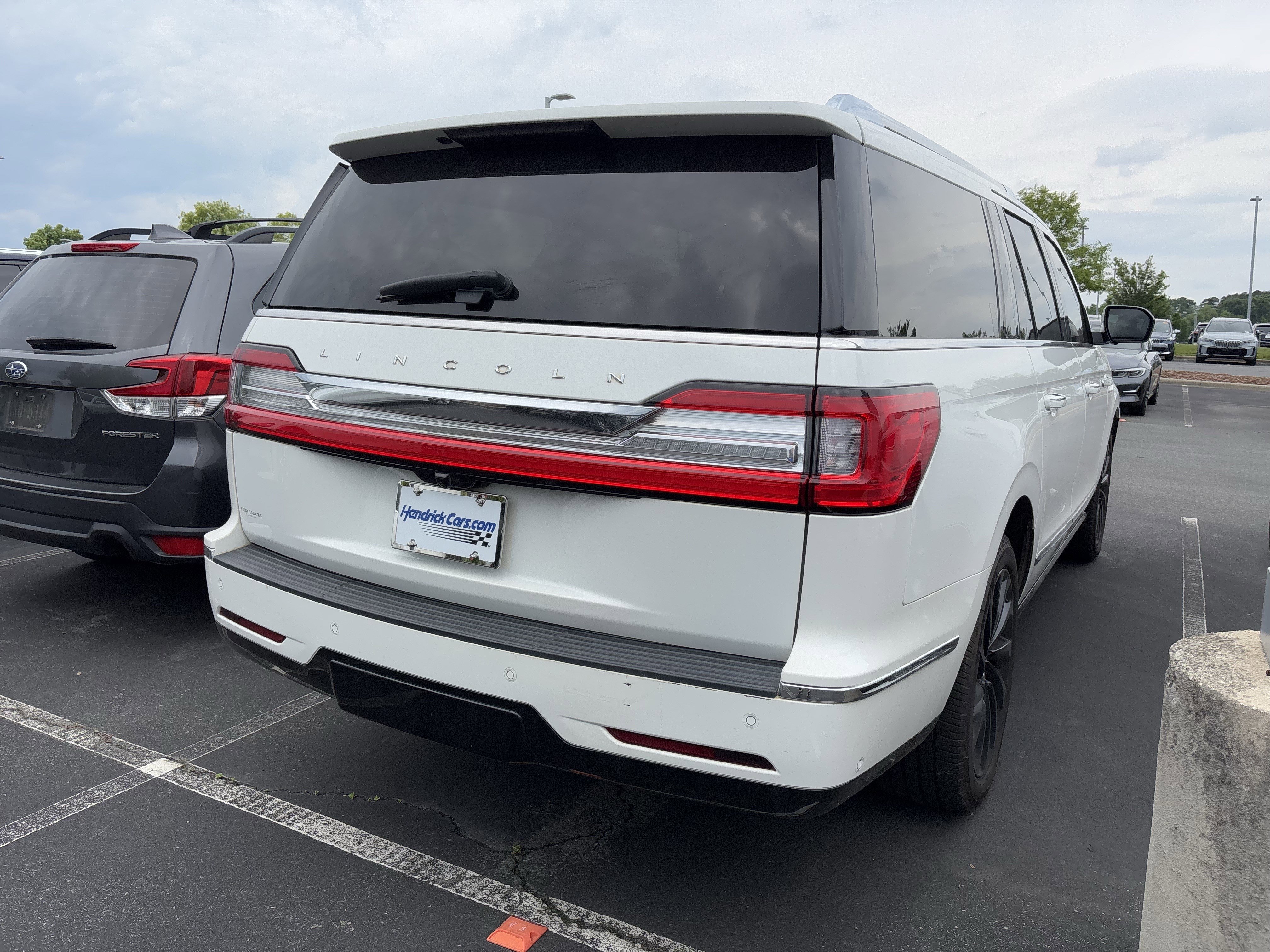 Used 2020 Lincoln Navigator L Reserve w/ Equipment Group 208A Reserve AWD/4WD image 25
