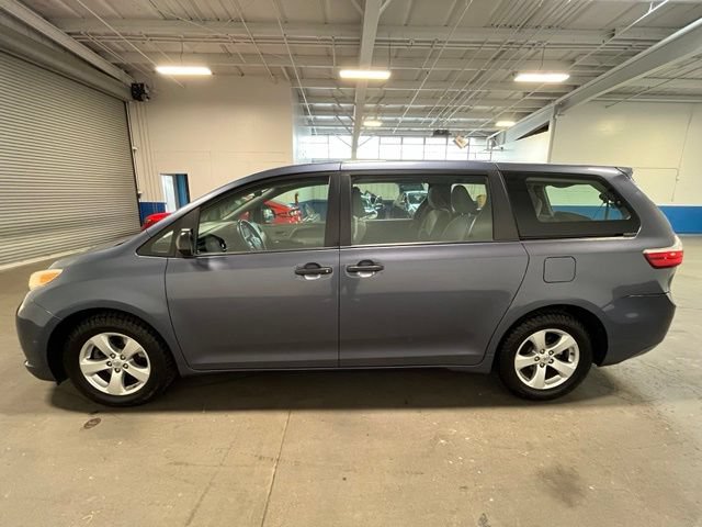 Used 2017 Toyota Sienna L FWD image 6