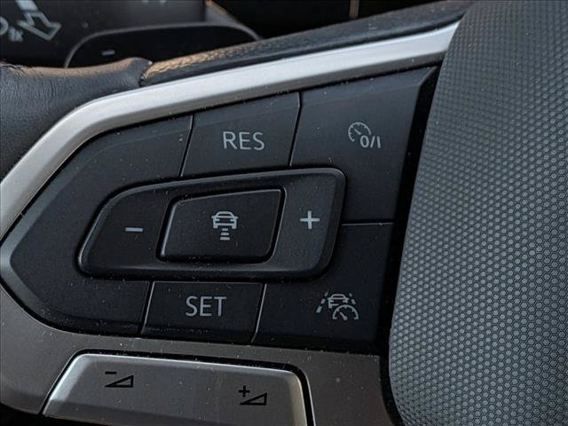 Used 2025 Volkswagen Atlas Cross Sport SEL R-Line AWD/4WD image 13