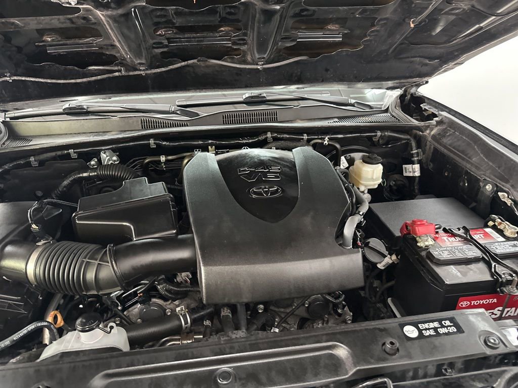 Used 2019 Toyota Tacoma TRD Sport w/ Technology Package image 28