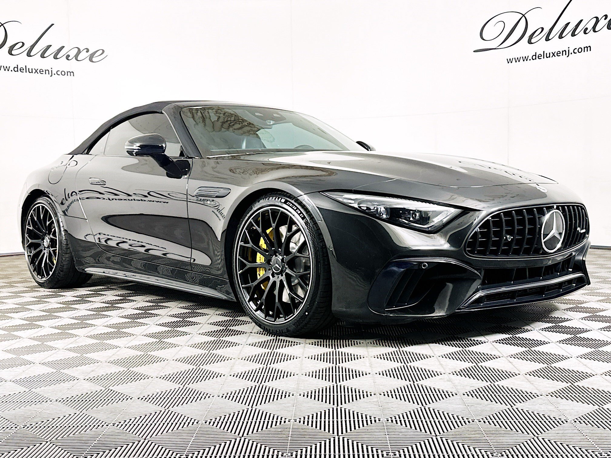 Used 2022 Mercedes-Benz SL 55 AMG 4MATIC image 1