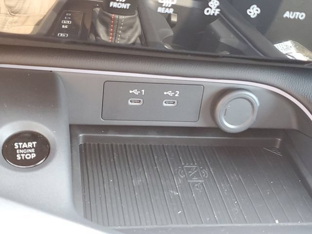 New 2026 Nissan Sentra SR w/ SR Premium Package FWD image 33
