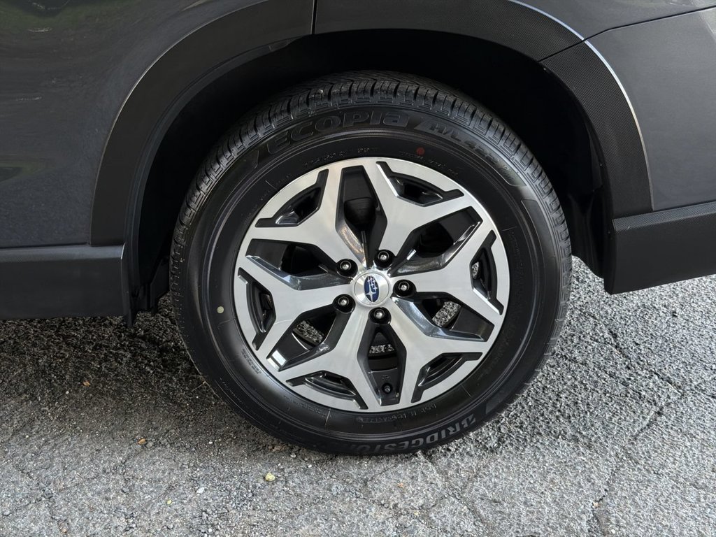 Certified 2023 Subaru Forester Premium AWD/4WD image 11