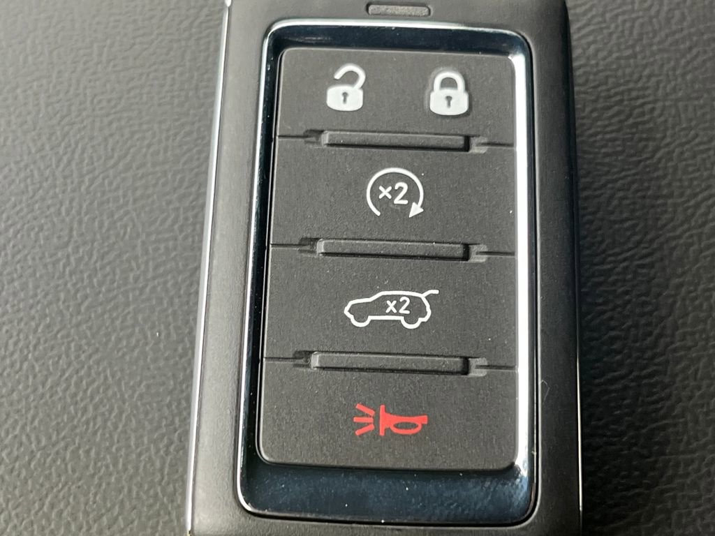 New 2025 Jeep Grand Cherokee L Altitude image 23