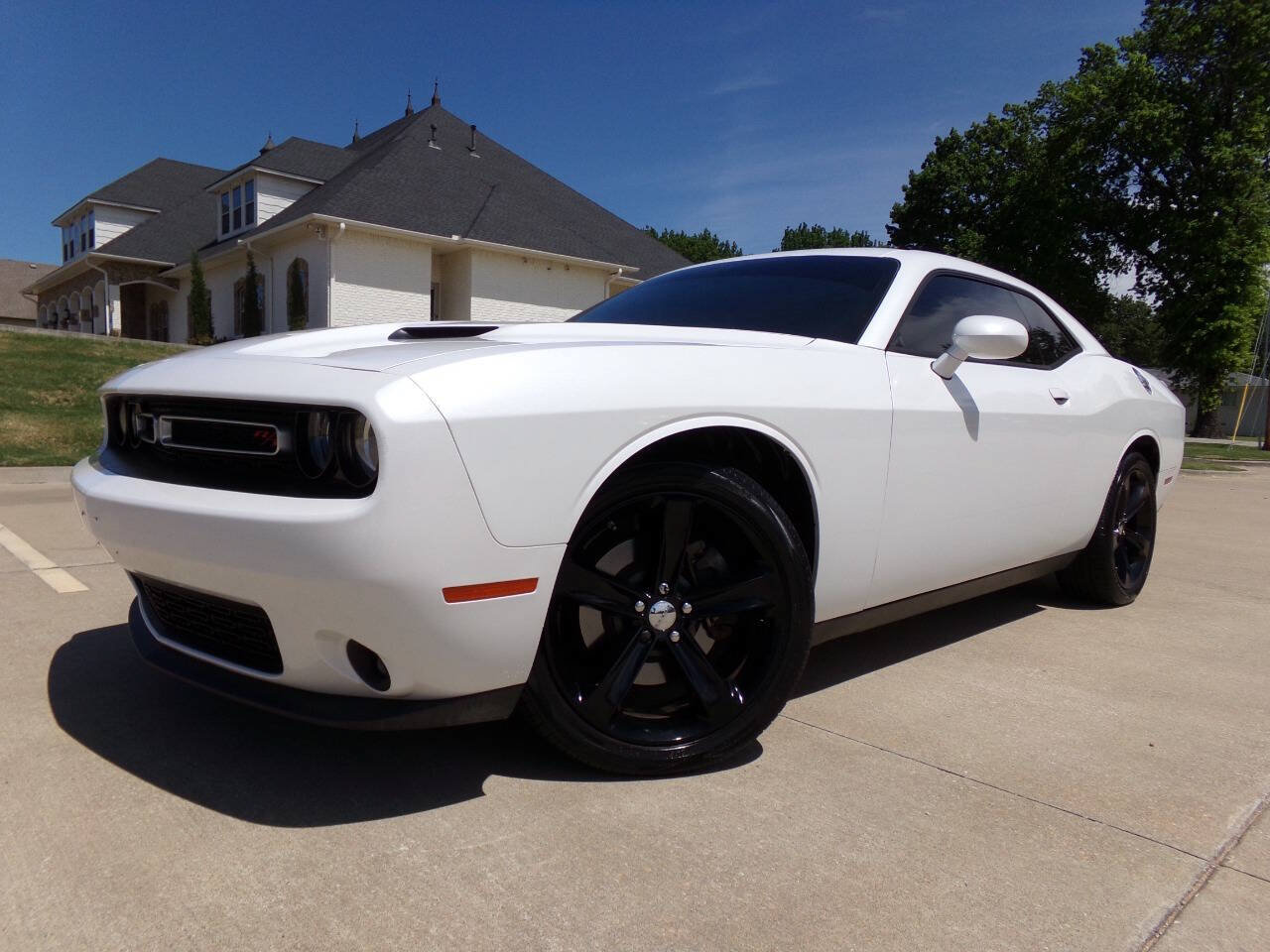 Used 2015 Dodge Challenger R/T w/ Quick Order Package 22B R/T RWD image 2