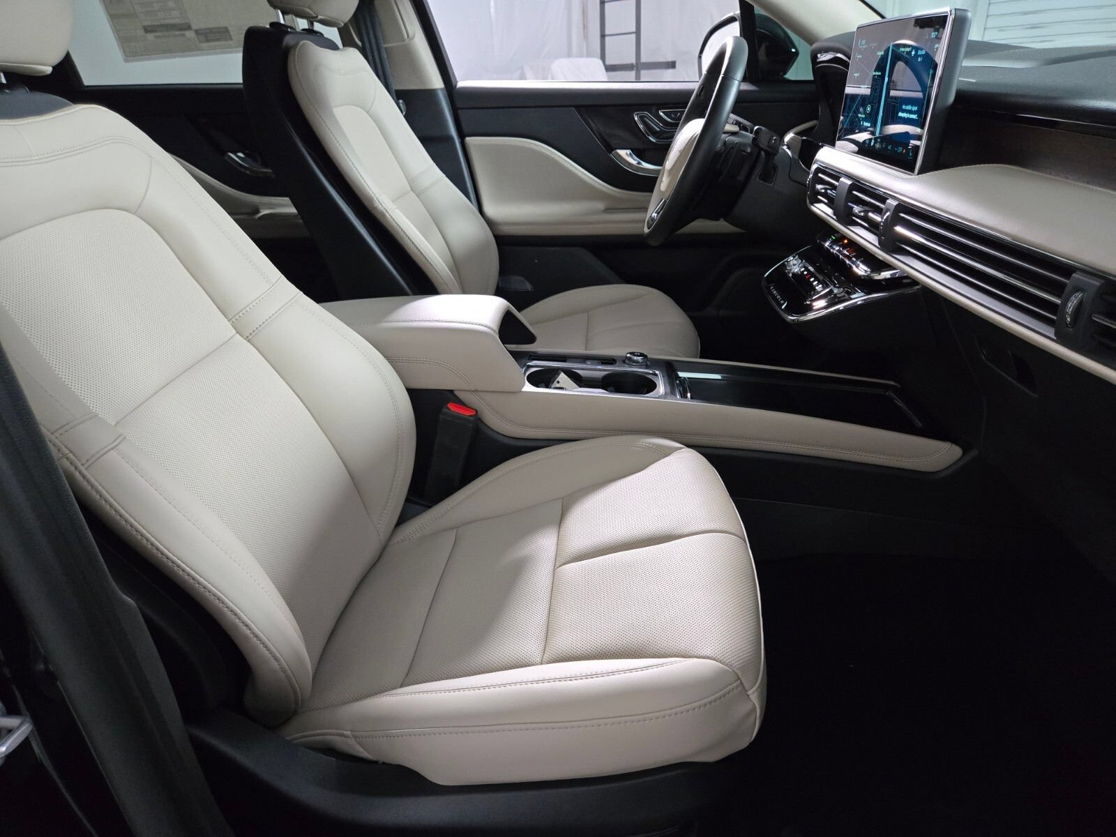 New 2026 Lincoln Corsair Reserve FWD image 19
