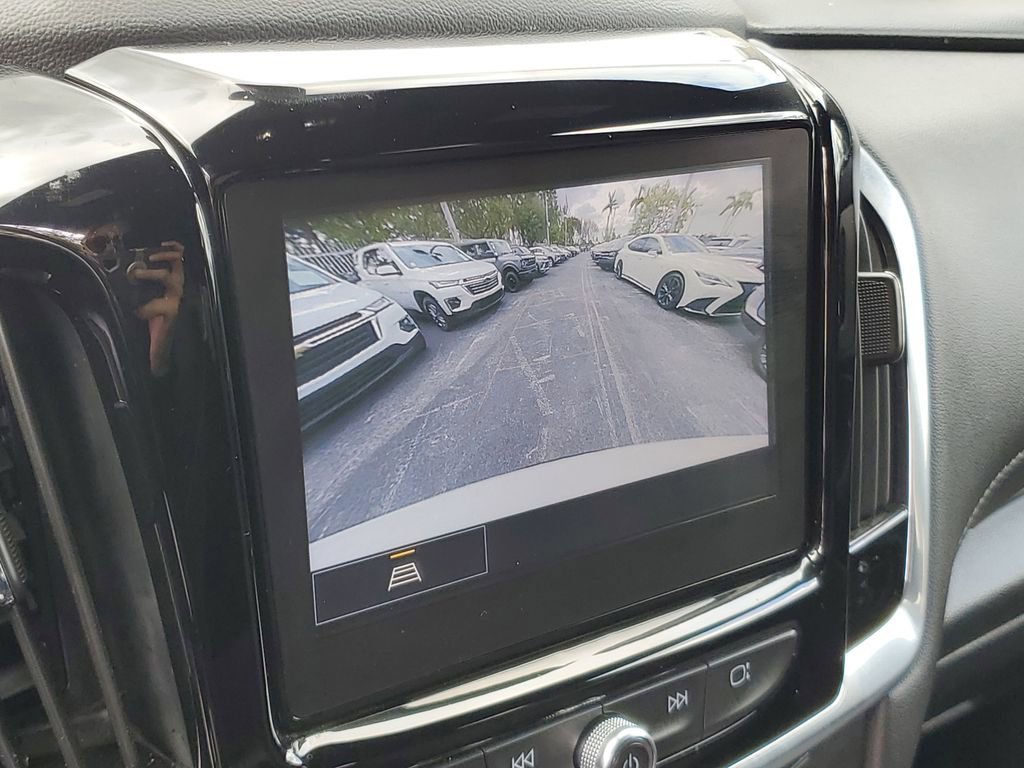 Used 2022 Chevrolet Traverse LT image 22