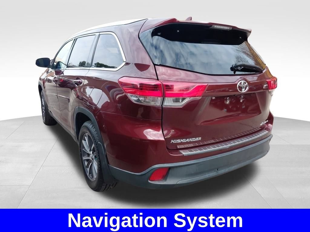 Used 2019 Toyota Highlander XLE image 3