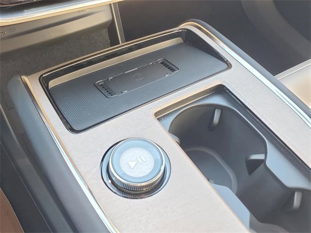 New 2025 Volvo EX90 Plus w/ Protection Package Premier image 23