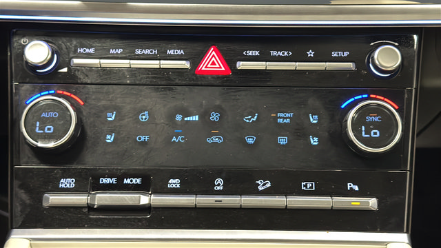 Used 2025 Hyundai Santa Fe Calligraphy AWD/4WD image 18