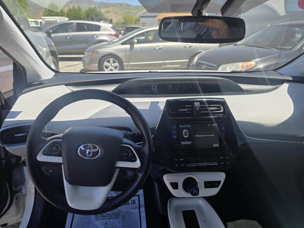Used 2016 Toyota Prius Four FWD image 10