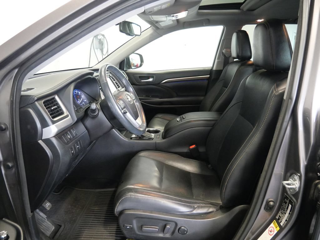 Used 2016 Toyota Highlander Limited AWD/4WD image 15