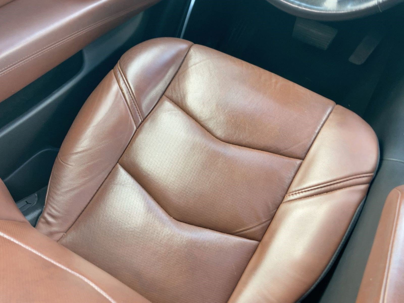 Used 2019 Cadillac Escalade Premium Luxury image 30