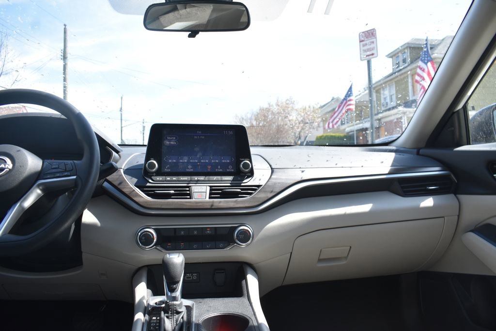 Used 2025 Nissan Altima 2.5 SV image 31