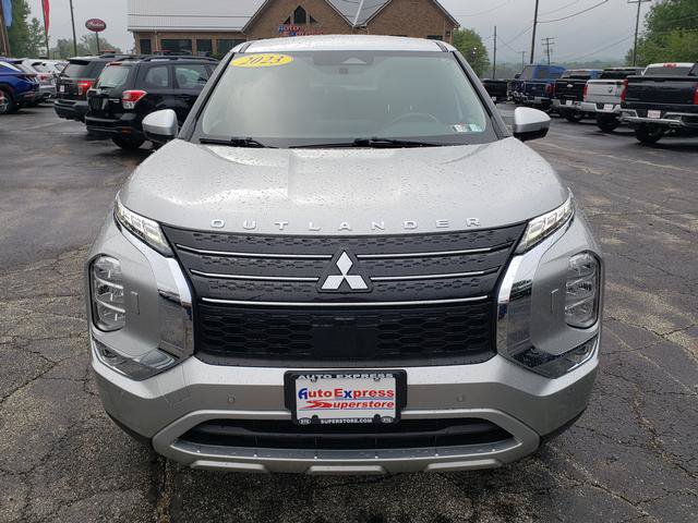 Used 2023 Mitsubishi Outlander SE AWD/4WD image 2