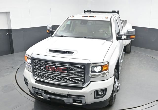 Used 2018 GMC Sierra 3500 Denali w/ Duramax Plus Package image 32