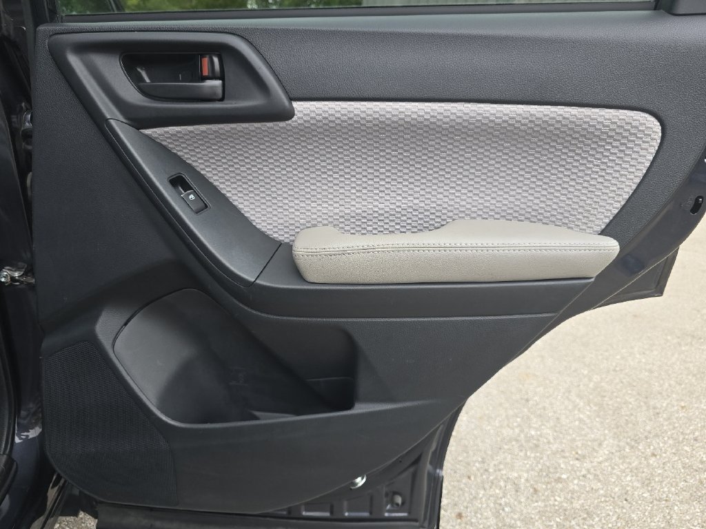 Used 2018 Subaru Forester 2.5i Premium AWD/4WD image 21