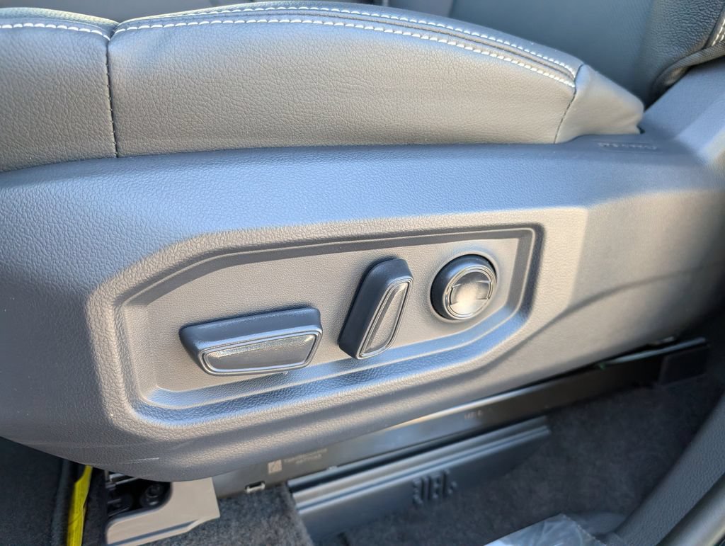 New 2026 Toyota Tundra Limited AWD/4WD image 11