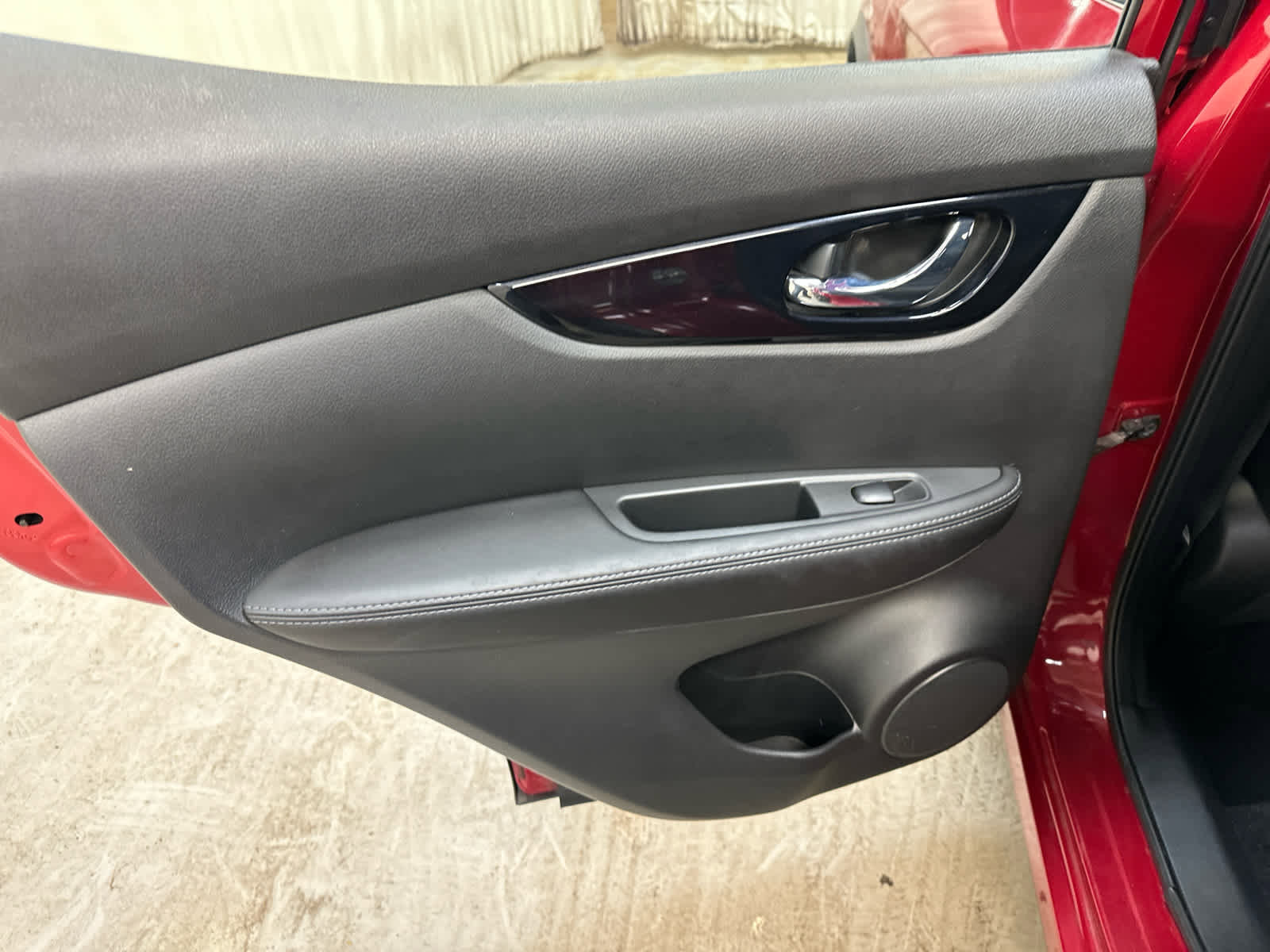 Certified 2018 Nissan Rogue Sport SL w/ SL Premium Package AWD/4WD image 29