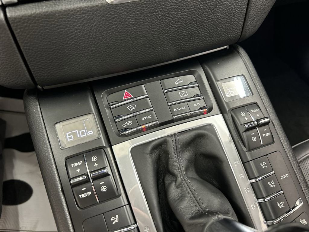 Certified 2018 Porsche Macan S AWD/4WD image 17