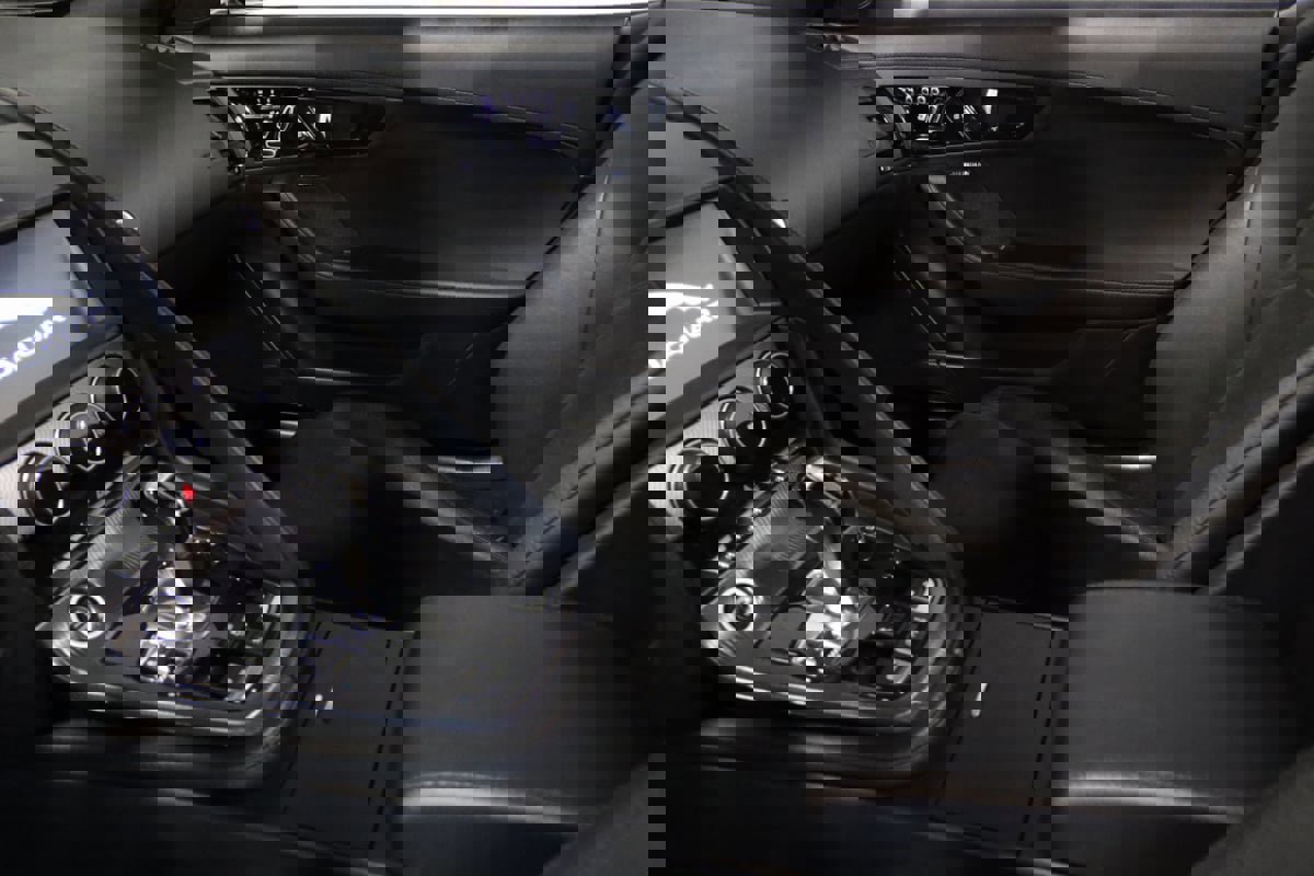 Used 2021 Jaguar F-TYPE R-Dynamic image 52