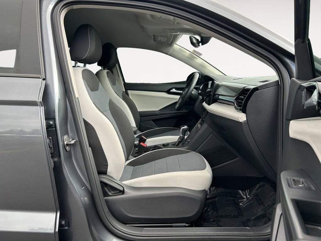 Used 2025 Volkswagen Taos S AWD/4WD image 10