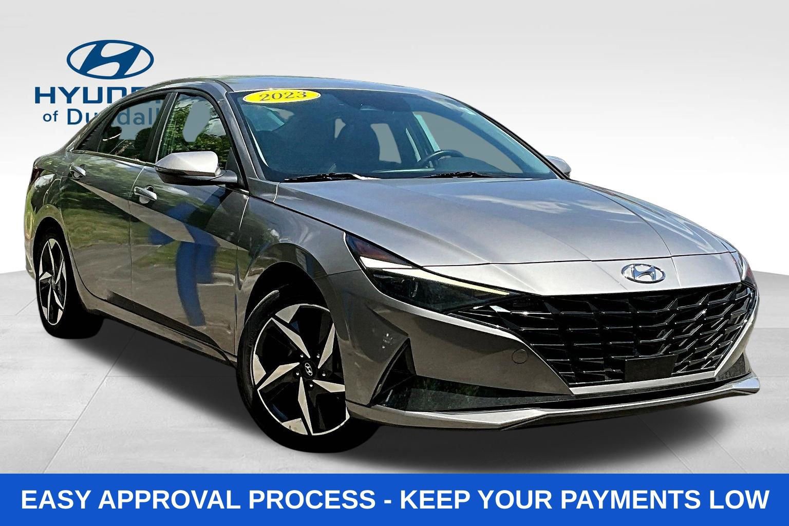 Used 2023 Hyundai Elantra Limited w/ Preferred Accessory Package FWD image 3