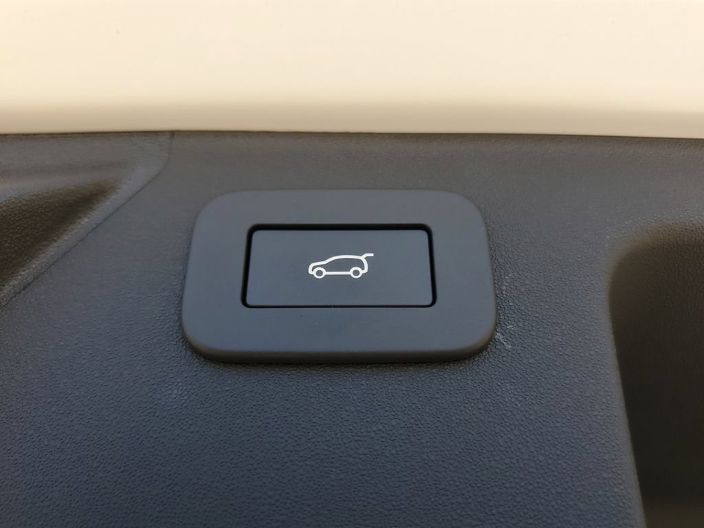 Used 2026 Land Rover Discovery Sport Landmark AWD/4WD image 36