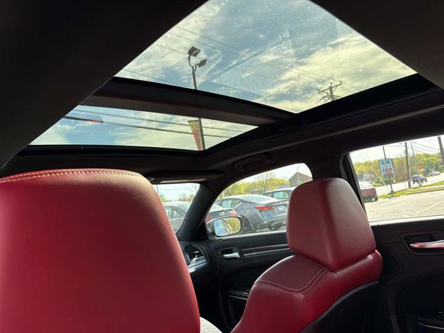 Used 2013 Chrysler 300 SRT8 w/ Harman Kardon Audio Group image 13