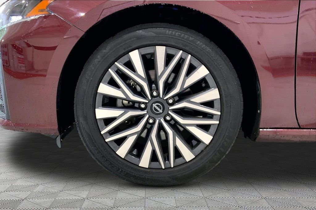 Used 2024 Nissan Altima 2.5 SV FWD image 21