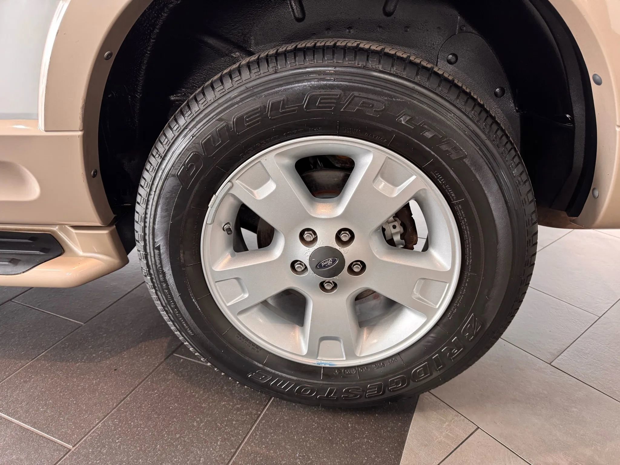 Used 2005 Ford Explorer Eddie Bauer AWD/4WD image 37