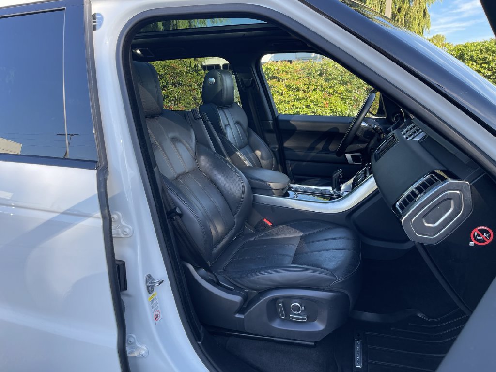 Used 2016 Land Rover Range Rover Sport HSE AWD/4WD image 29