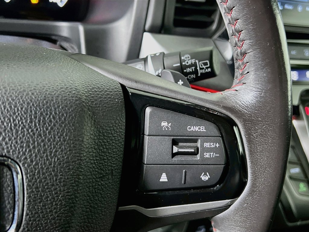 Used 2025 Honda Odyssey Sport-L image 17