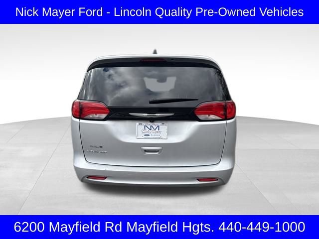 Used 2024 Chrysler Voyager LX image 6
