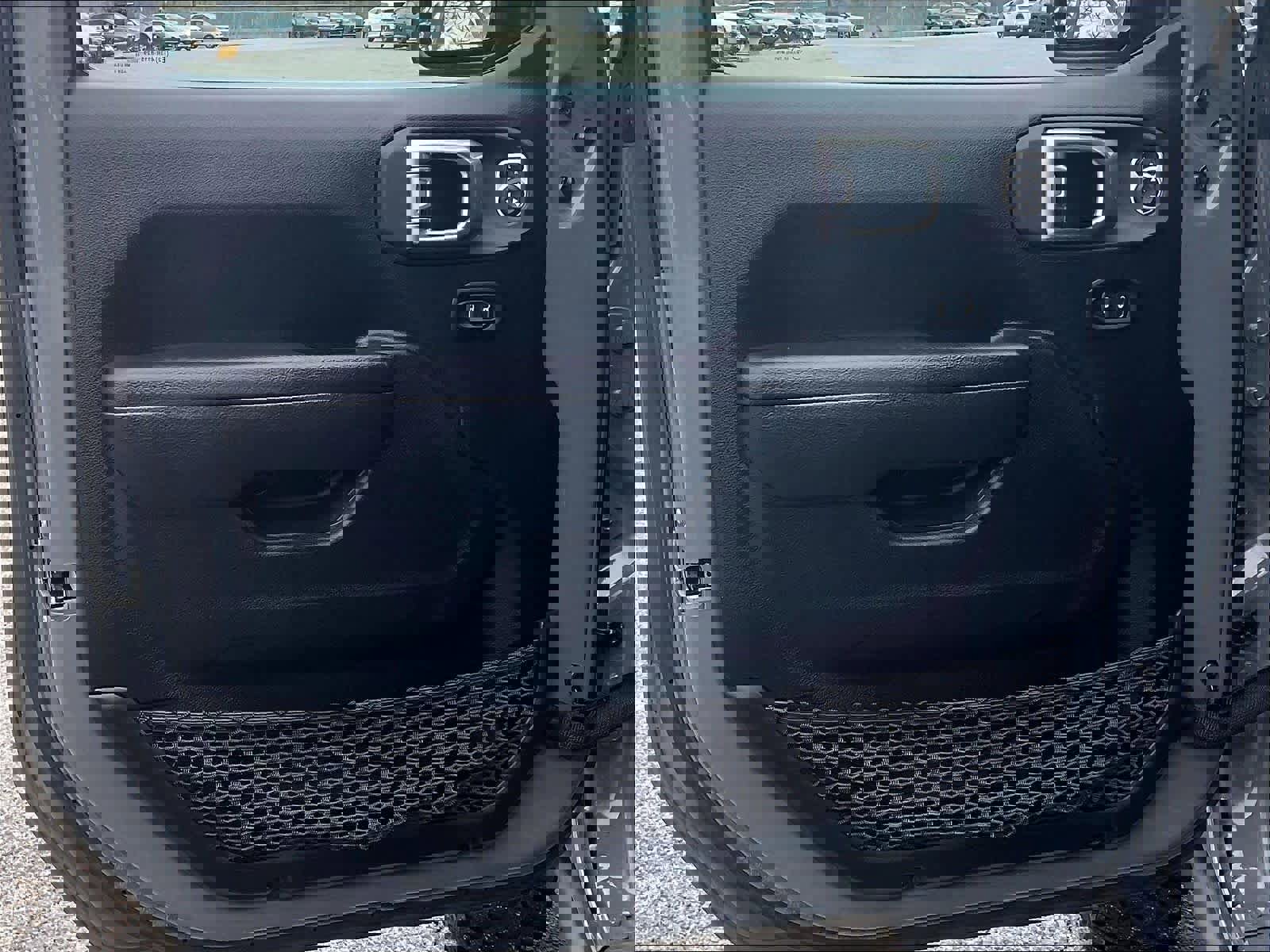 Used 2023 Jeep Wrangler Unlimited AWD/4WD image 9