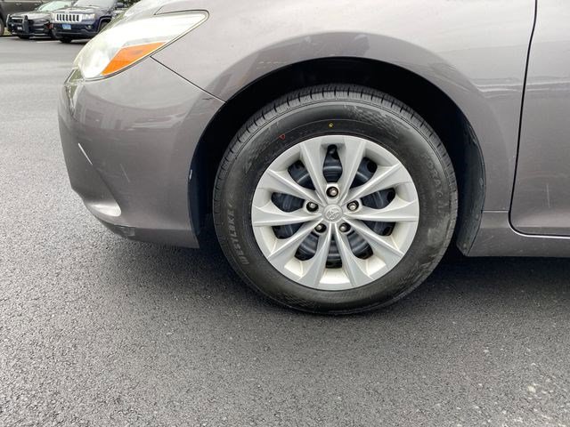 Used 2015 Toyota Camry LE FWD image 43