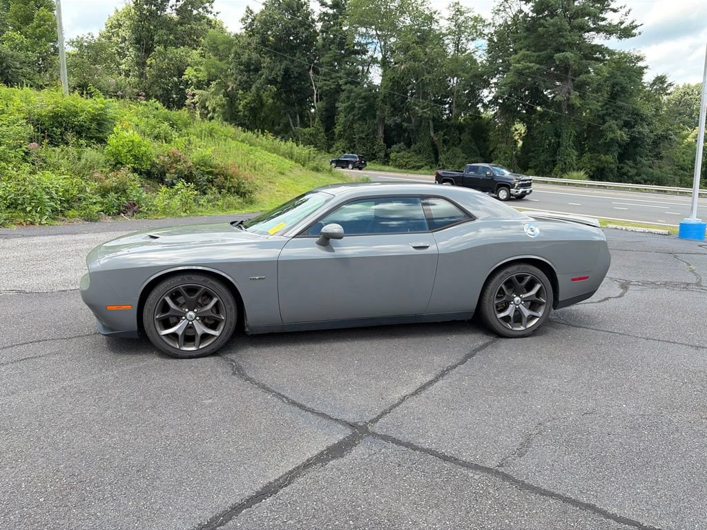 Used 2017 Dodge Challenger R/T RWD image 6