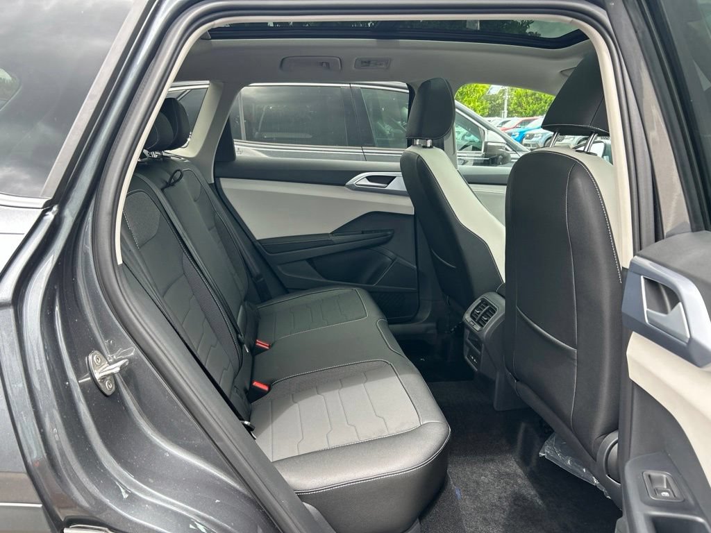 New 2026 Volkswagen Taos SE w/ Panoramic Sunroof Package FWD image 46