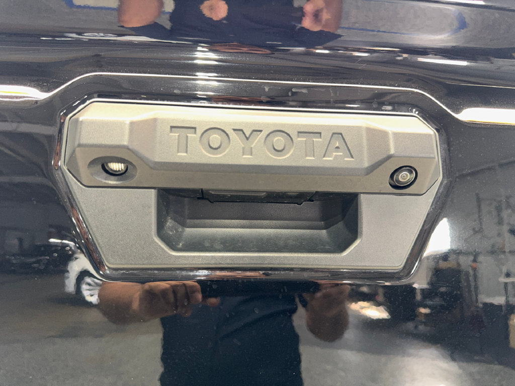 Used 2025 Toyota Tacoma TRD Off-Road w/ TRD Off Road Premium Package AWD/4WD image 25