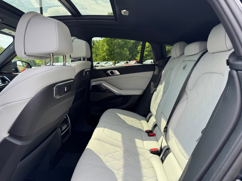 Certified 2026 BMW X6 xDrive40i AWD/4WD image 18