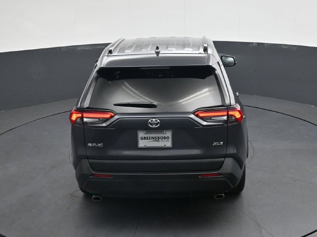Used 2025 Toyota RAV4 XLE FWD image 25